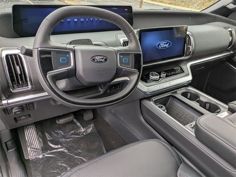New 2025 Ford Expedition Platinum image 36