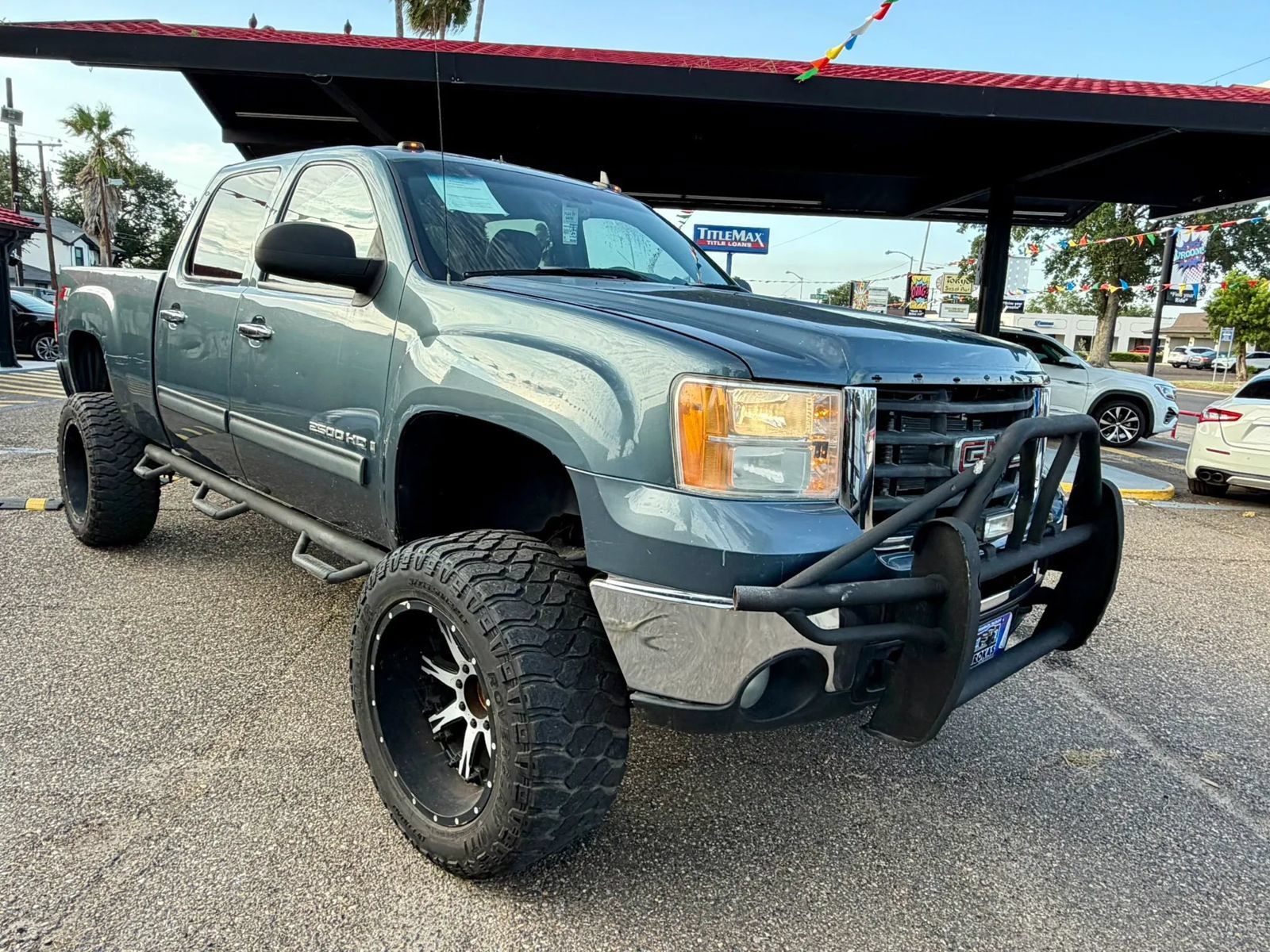 Used 2007 GMC Sierra 2500 SLE w/ Z71 Off-Road Package AWD/4WD image 3