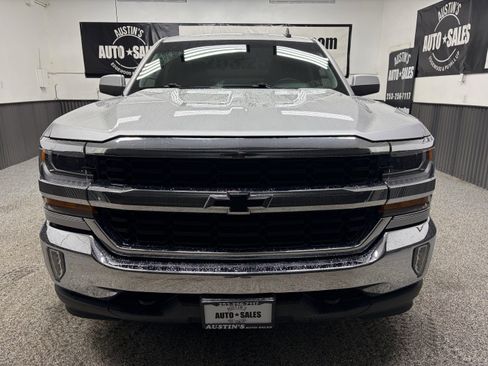Used 2018 Chevrolet Silverado 1500 LT w/ All Star Edition image 5