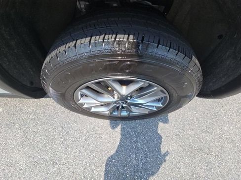 Used 2024 Nissan Rogue S AWD/4WD image 23