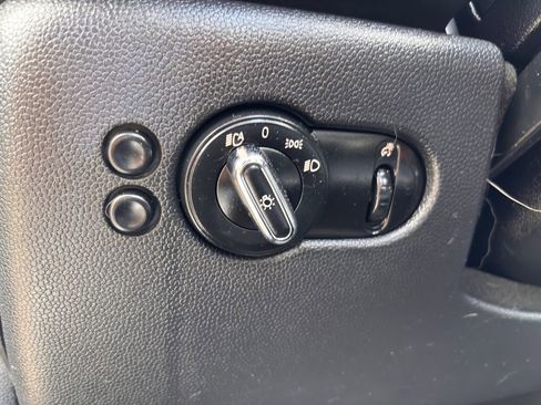 Used 2019 MINI Cooper Convertible w/ Signature Upholstery Package image 37