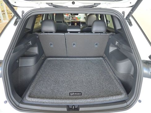 New 2026 Volkswagen Tiguan SE R-Line AWD/4WD image 12