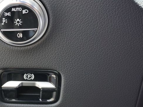 Certified 2025 Mercedes-Benz GLC 300 4MATIC image 32