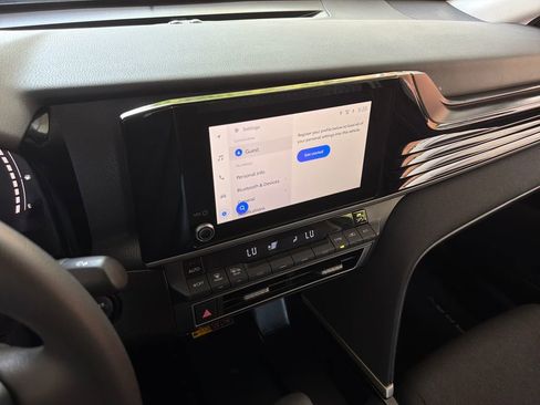 Used 2025 Toyota Camry LE w/ Convenience Package image 25