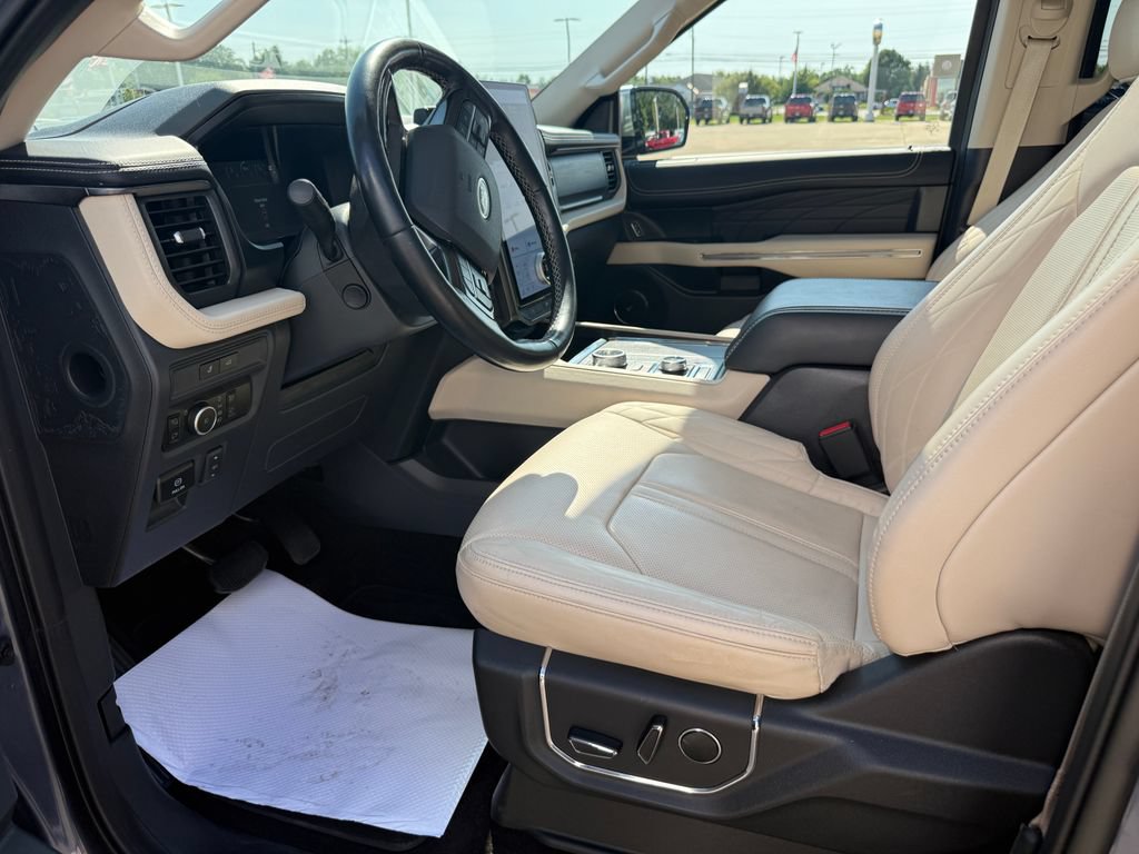 Used 2023 Ford Expedition Max Platinum AWD/4WD image 24