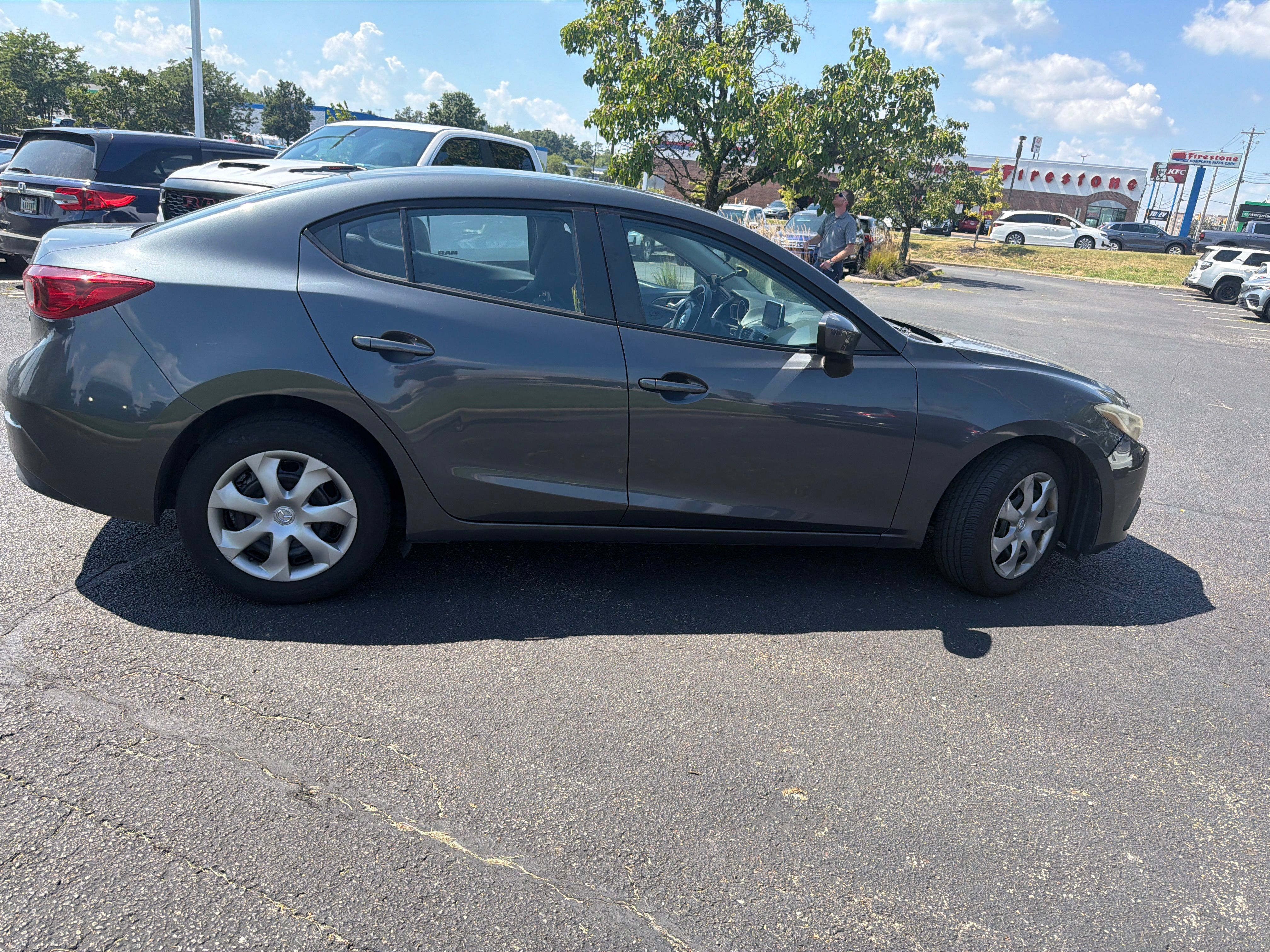Used 2016 MAZDA MAZDA3 i Sport FWD image 2