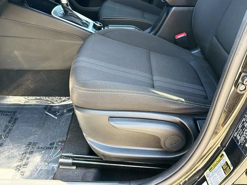 Used 2022 Hyundai Venue SEL w/ Cargo Package FWD image 18
