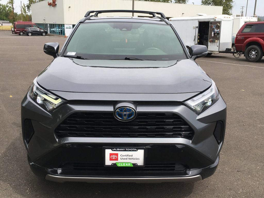 Used 2023 Toyota RAV4 SE w/ SE Grade Weather Package AWD/4WD image 10