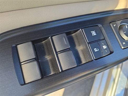 Certified 2020 Lexus ES 300h w/ Premium Package image 9