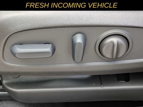 Used 2023 Chevrolet TrailBlazer RS w/ Sun and Liftgate Package FWD image 18