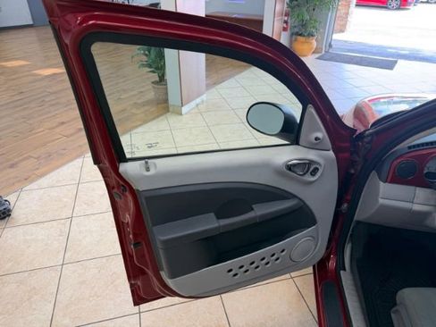 Used 2008 Chrysler PT Cruiser FWD image 15