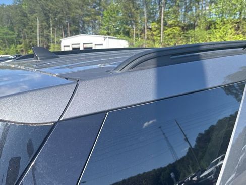 Used 2021 Ford Explorer XLT w/ Equipment Group 202A image 7