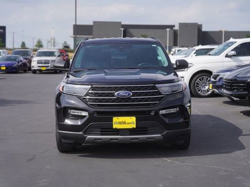 Used 2023 Ford Explorer XLT w/ Equipment Group 202A image 3