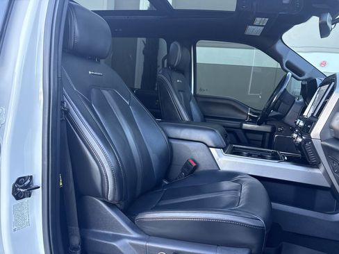Used 2022 Ford F450 Platinum image 18