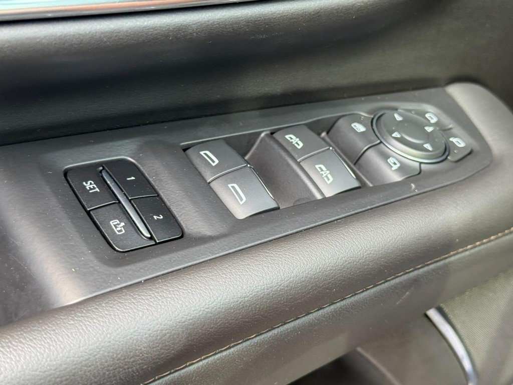 Used 2023 Chevrolet Tahoe High Country AWD/4WD image 27