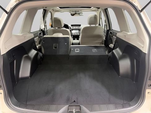 Used 2017 Subaru Forester 2.5i Premium w/ All-Weather Package AWD/4WD image 18