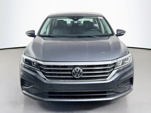 Used 2020 Volkswagen Passat 2.0T SE FWD image 2