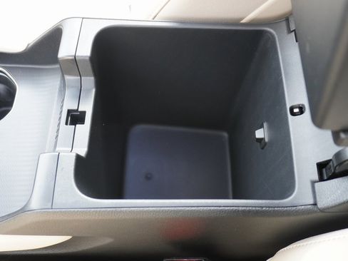 Used 2023 Jeep Grand Cherokee Limited w/ Luxury Tech Group II image 25