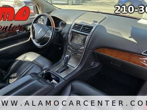 Used 2013 Lincoln MKX FWD image 15
