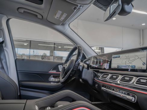 Used 2026 Mercedes-Benz GLS 450 4MATIC image 18