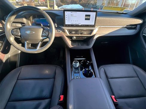 Used 2025 Ford Explorer Platinum w/ Ultimate Package image 22