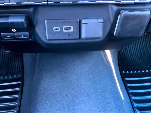 Used 2024 Chevrolet Silverado 2500 Custom w/ Custom Value Package image 32