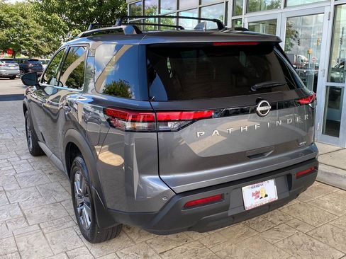 Certified 2025 Nissan Pathfinder SV AWD/4WD image 5