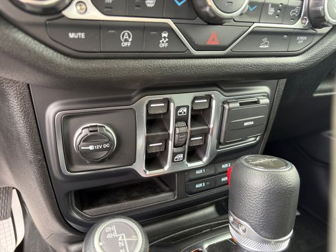 New 2026 Jeep Gladiator Sport AWD/4WD image 31