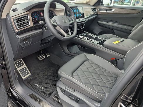 New 2026 Volkswagen Atlas SEL Premium R-Line AWD/4WD image 2