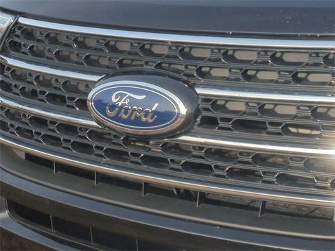 Used 2023 Ford Explorer XLT w/ Equipment Group 202A image 36