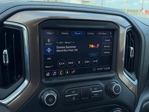 Used 2020 Chevrolet Silverado 1500 High Country w/ Technology Package AWD/4WD image 21