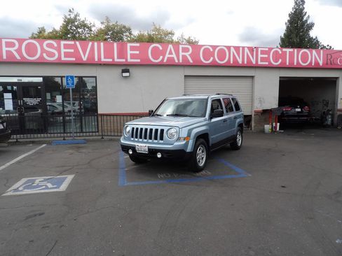 Used 2014 Jeep Patriot Sport image 1