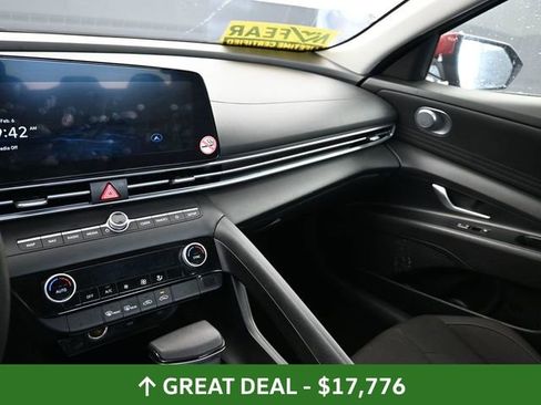 Used 2024 Hyundai Elantra SEL image 23