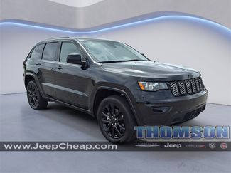 Used 2022 Jeep Grand Cherokee Laredo X image 1