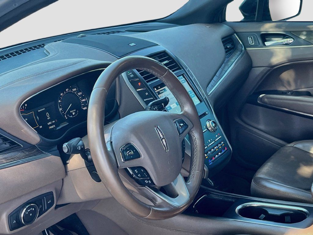 Used 2017 Lincoln MKC Reserve AWD/4WD image 9