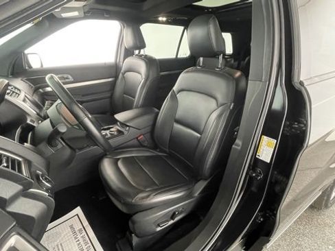 Used 2019 Ford Explorer XLT w/ Equipment Group 202A image 33