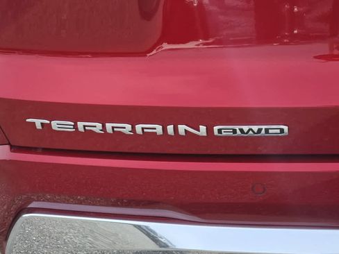 New 2026 GMC Terrain Denali w/ LPO, Floor Liner Package image 19