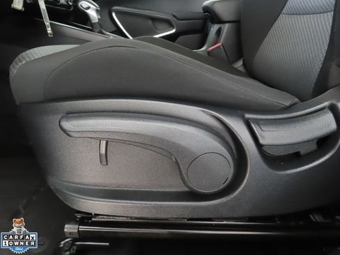 Used 2025 Kia Soul LX w/ LX Technology Package FWD image 12