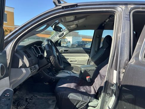 Used 2015 Toyota Tacoma 4x4 Double Cab image 9