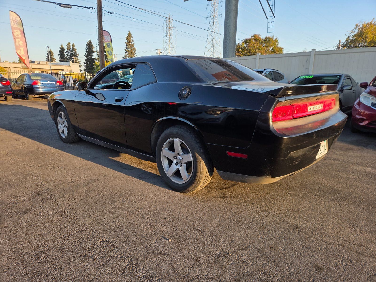 Used 2012 Dodge Challenger SXT RWD image 2