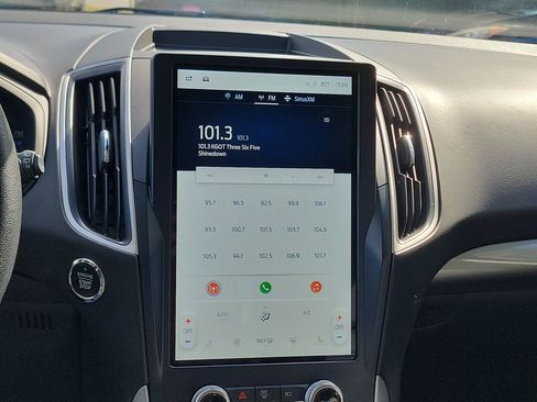 Used 2023 Ford Edge SEL image 16