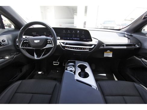 New 2027 Cadillac Lyriq Luxury AWD/4WD image 9