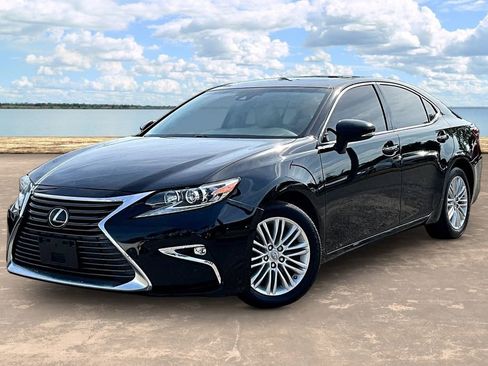 Used 2017 Lexus ES 350 w/ Accessory Package 2 FWD image 1