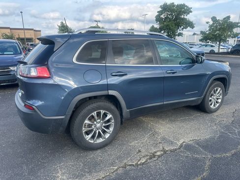 Used 2020 Jeep Cherokee Latitude Plus w/ Cold Weather Group AWD/4WD image 16