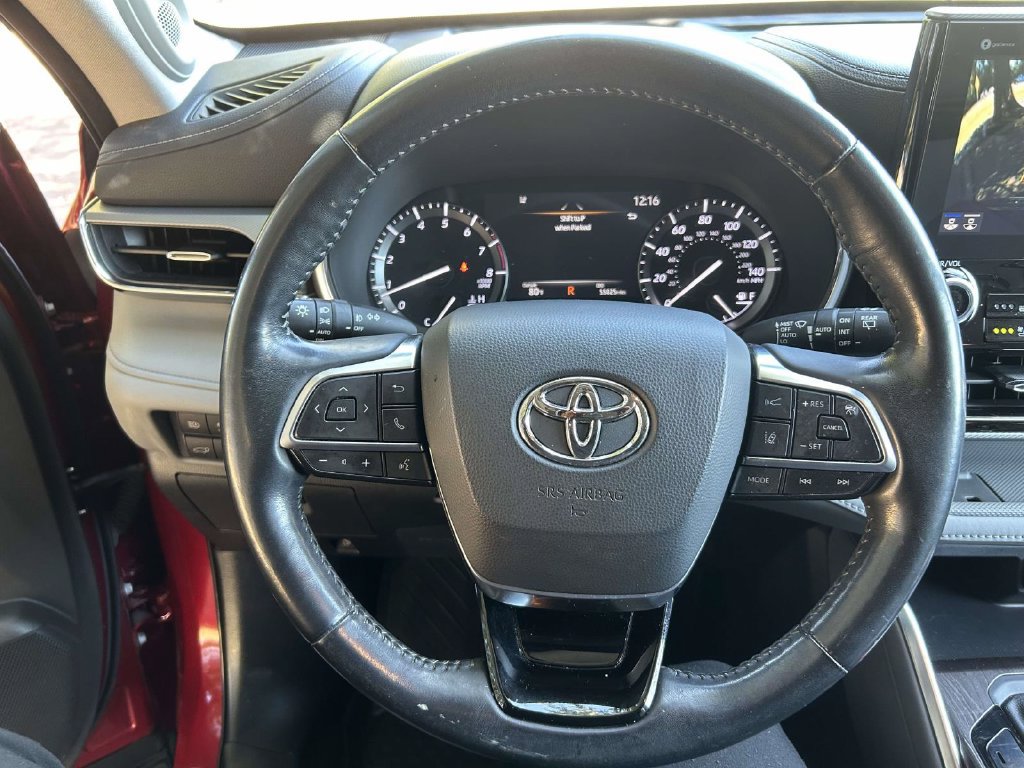 Used 2021 Toyota Highlander Platinum AWD/4WD image 20