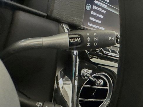 Used 2024 Rolls-Royce Cullinan image 17