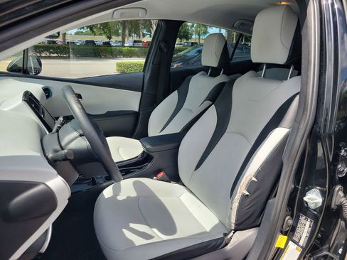Used 2019 Toyota Prius XLE w/ Advanced Technology Package FWD image 16