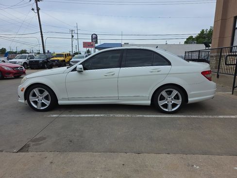 Used 2010 Mercedes-Benz C 300 Sedan image 8