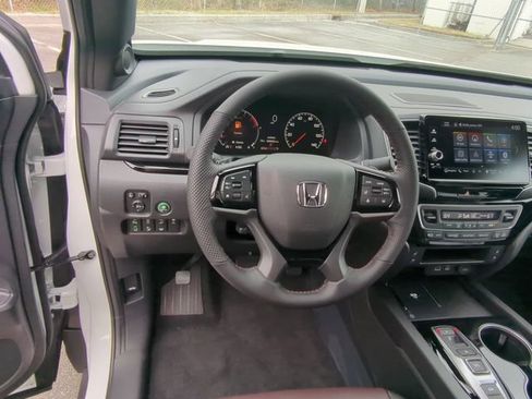 Used 2024 Honda Ridgeline Black Edition image 22