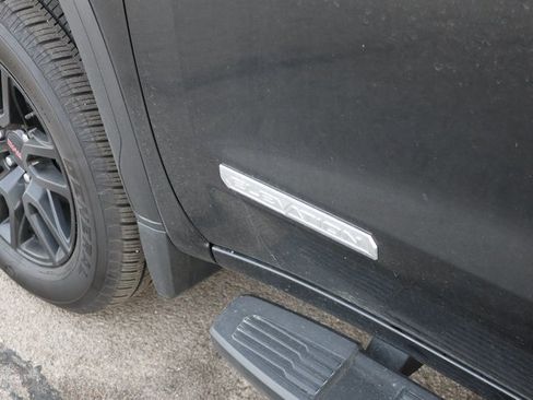 Used 2025 GMC Sierra 1500 Elevation image 15